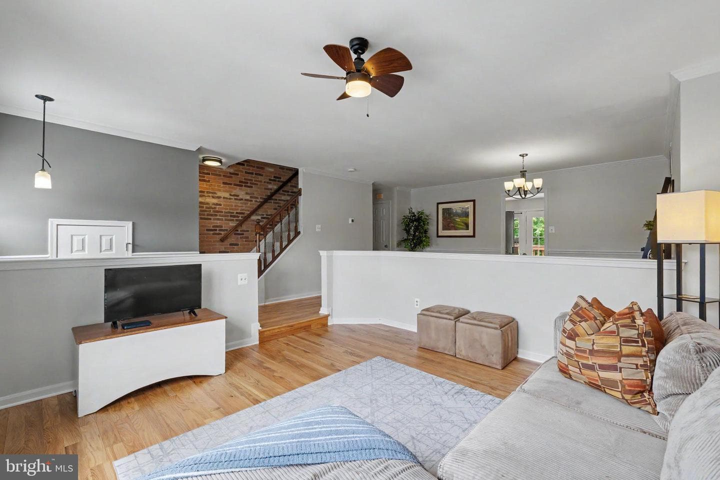 21060 Gladstone Drive photo 14