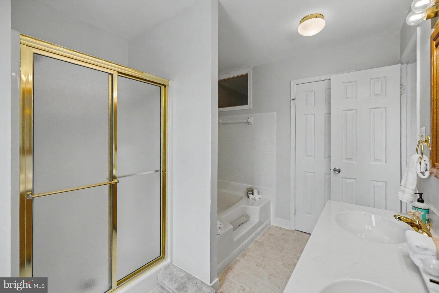 21060 Gladstone Drive photo 23