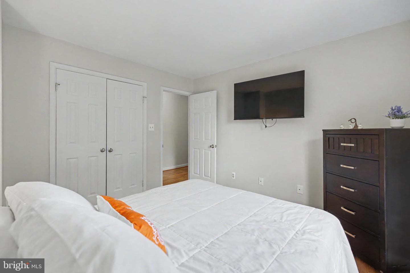 21060 Gladstone Drive photo 26