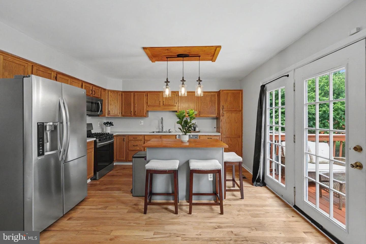 21060 Gladstone Drive photo 5