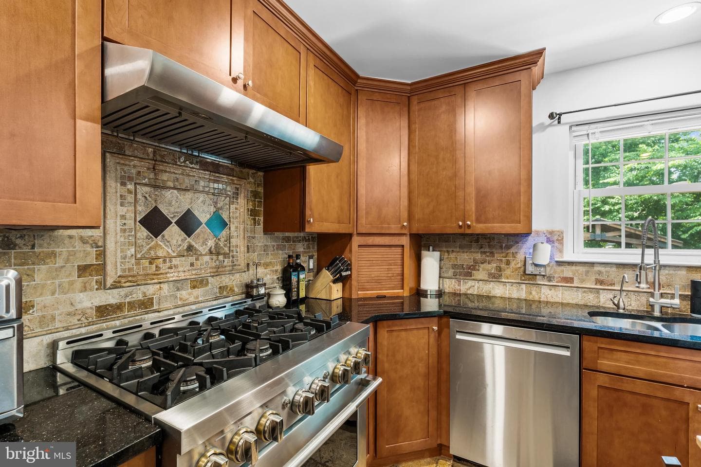 316 Silver Ridge Drive photo 3