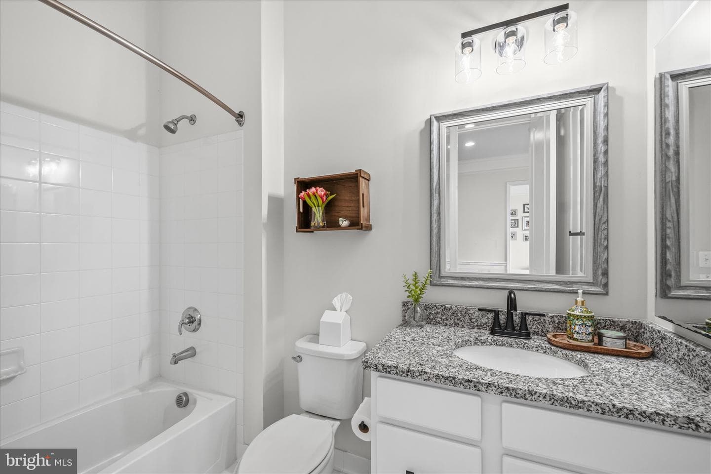 1114 Laconian Street SE photo 14