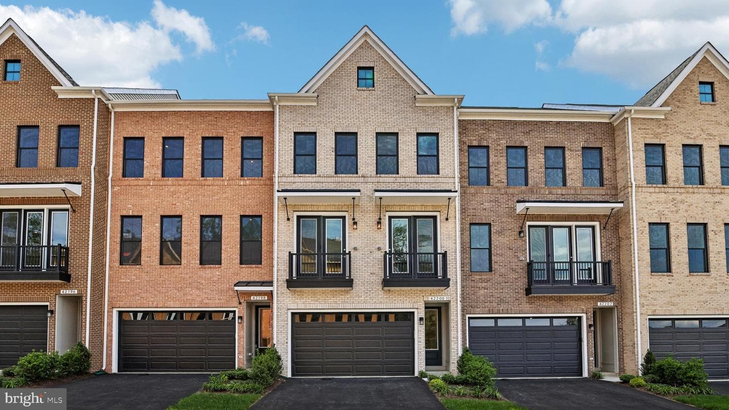 42200 Shining Star Square #homesite 4533, Ashburn