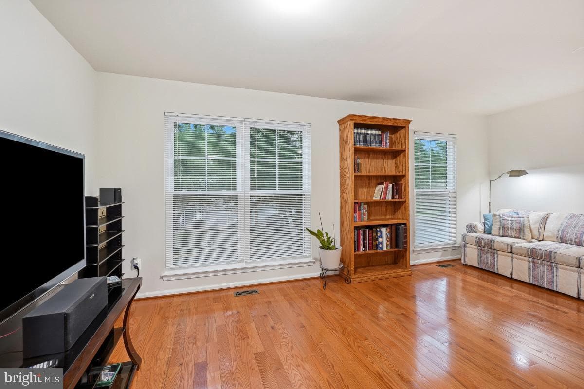 43533 Laidlow Street photo 16