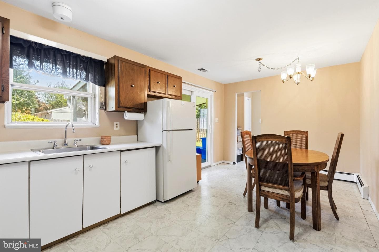 813 N Argonne Avenue photo 8