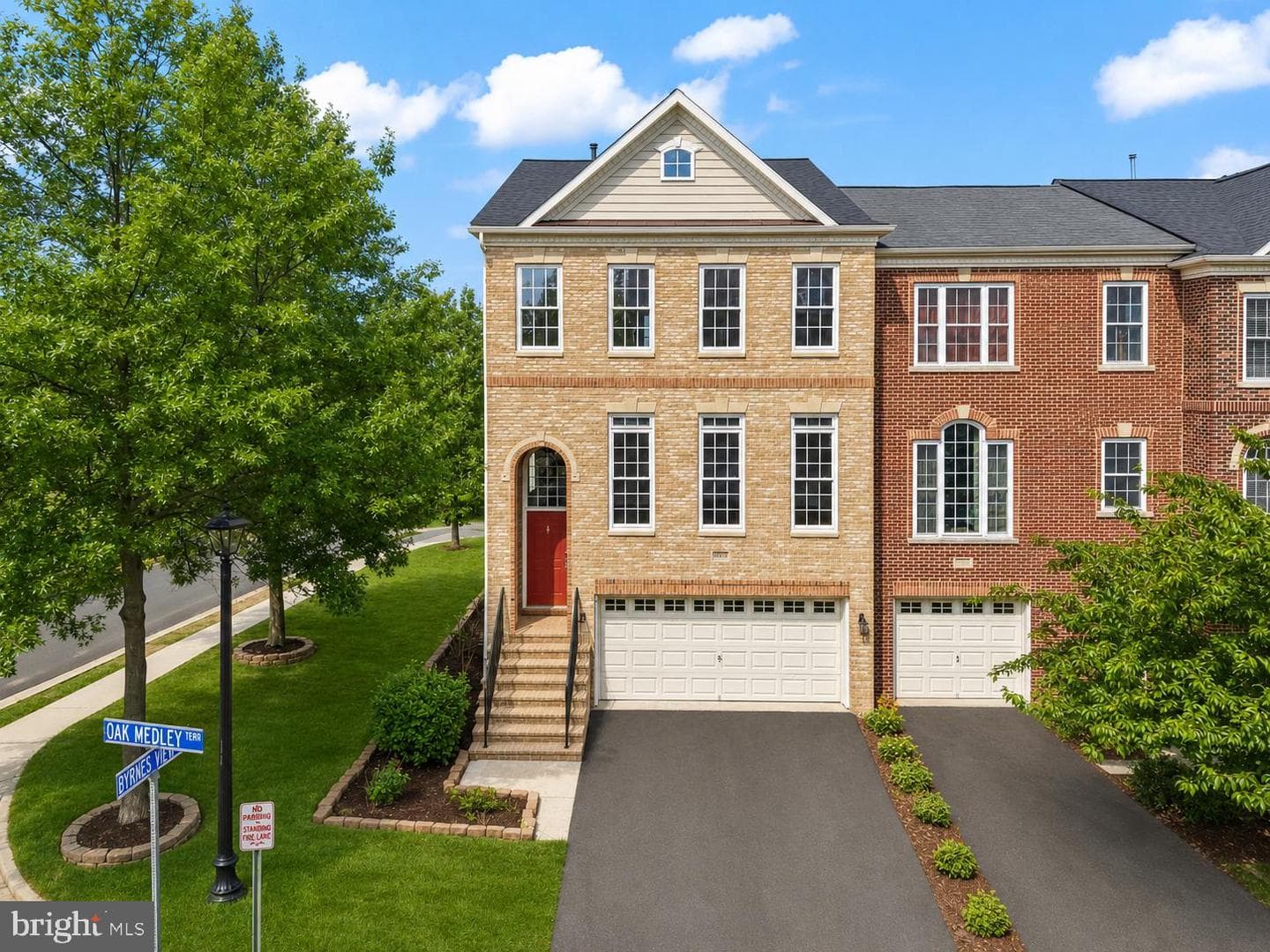 25519 Oak Medley Terrace, Aldie