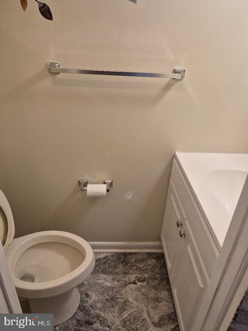 306 Giles Place photo 4