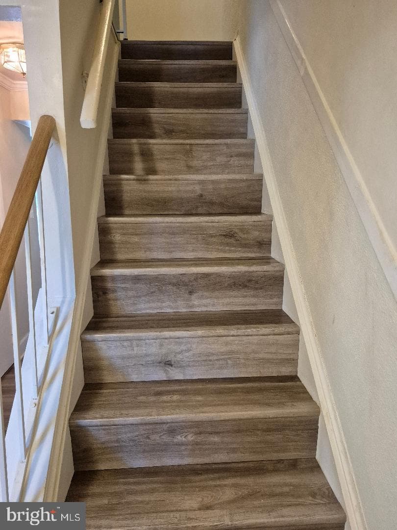 306 Giles Place photo 8