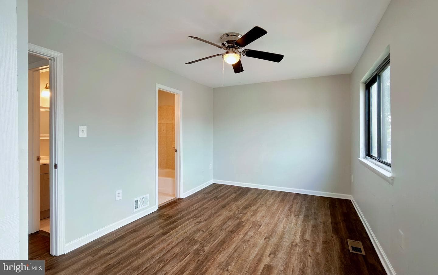 30 Sugarland Square Court photo 10