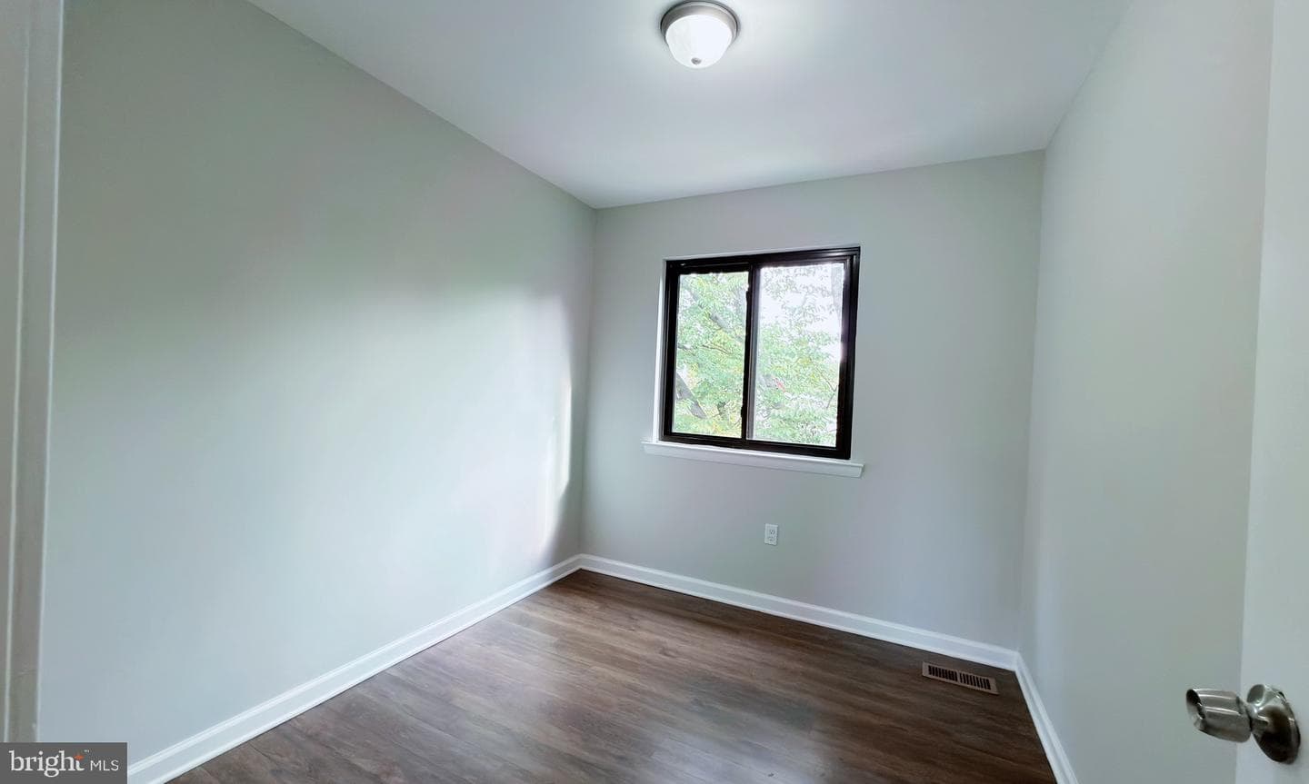 30 Sugarland Square Court photo 15