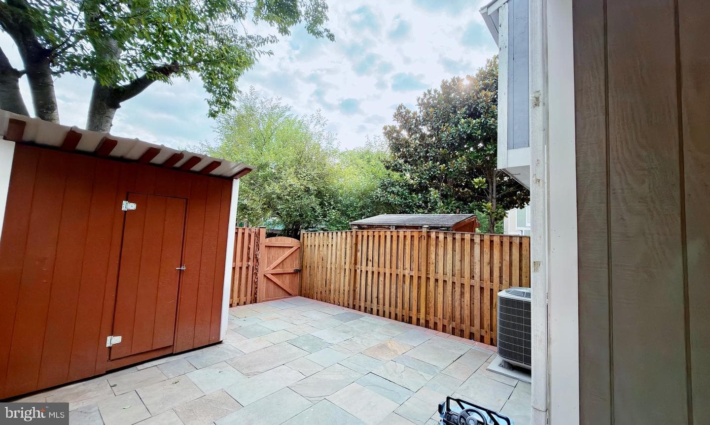 30 Sugarland Square Court photo 20