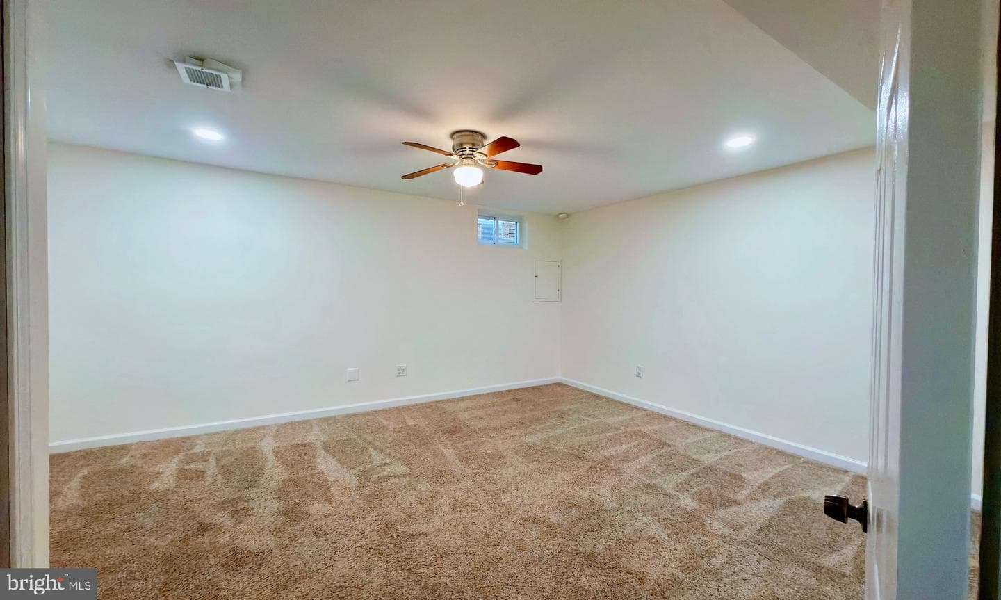 30 Sugarland Square Court photo 22