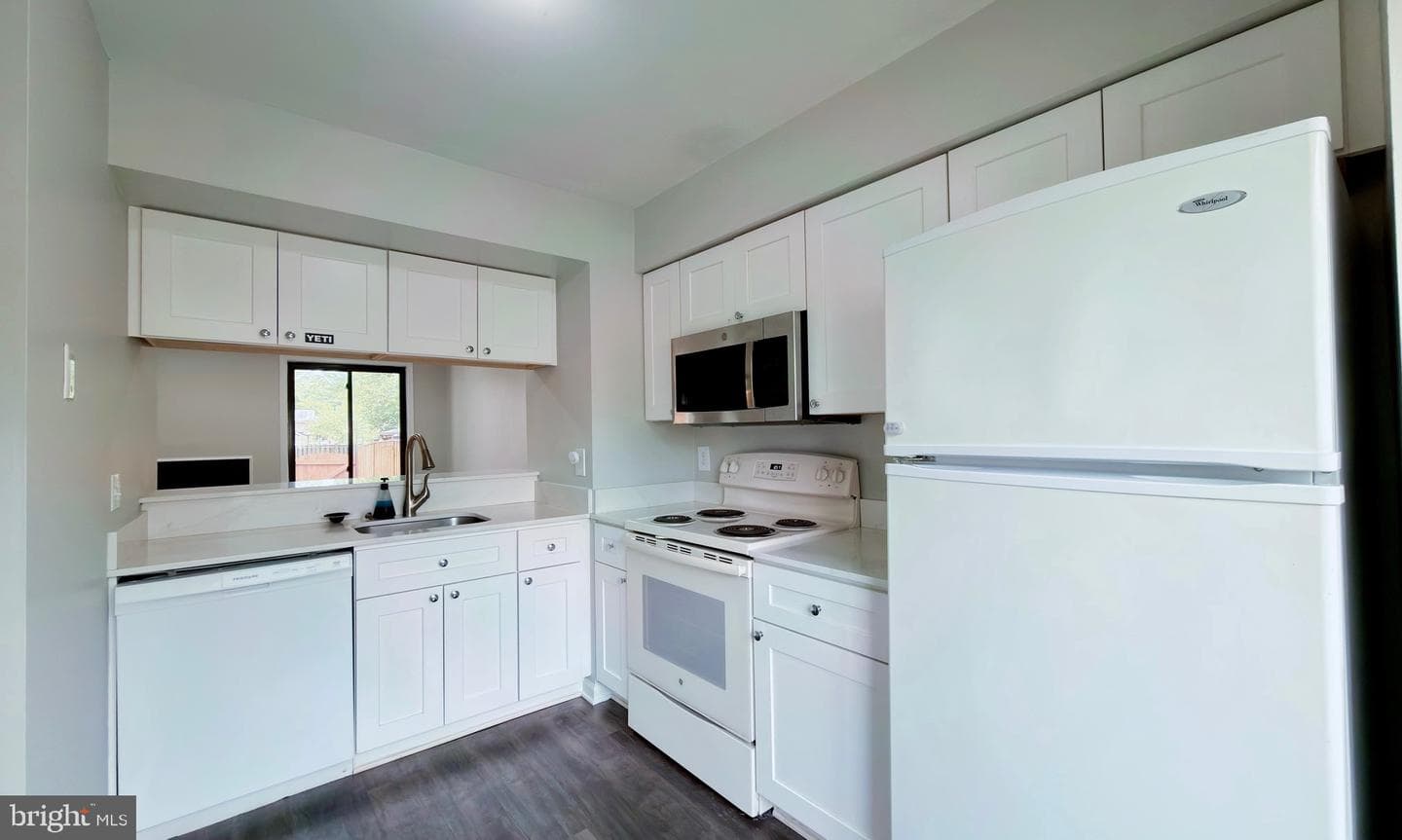 30 Sugarland Square Court photo 3