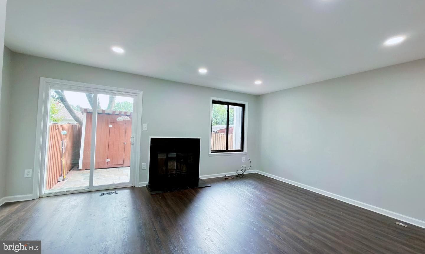 30 Sugarland Square Court photo 5