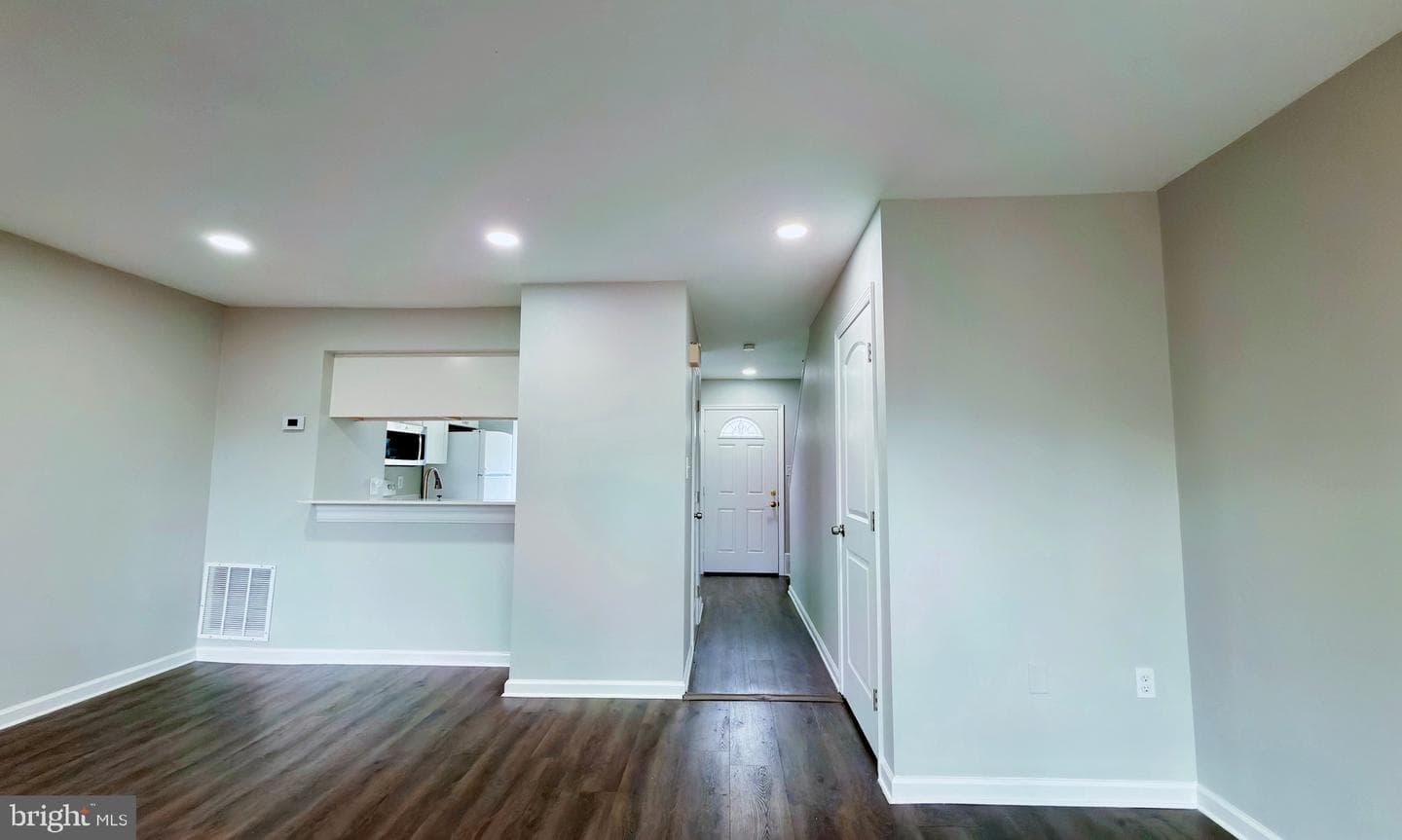 30 Sugarland Square Court photo 8
