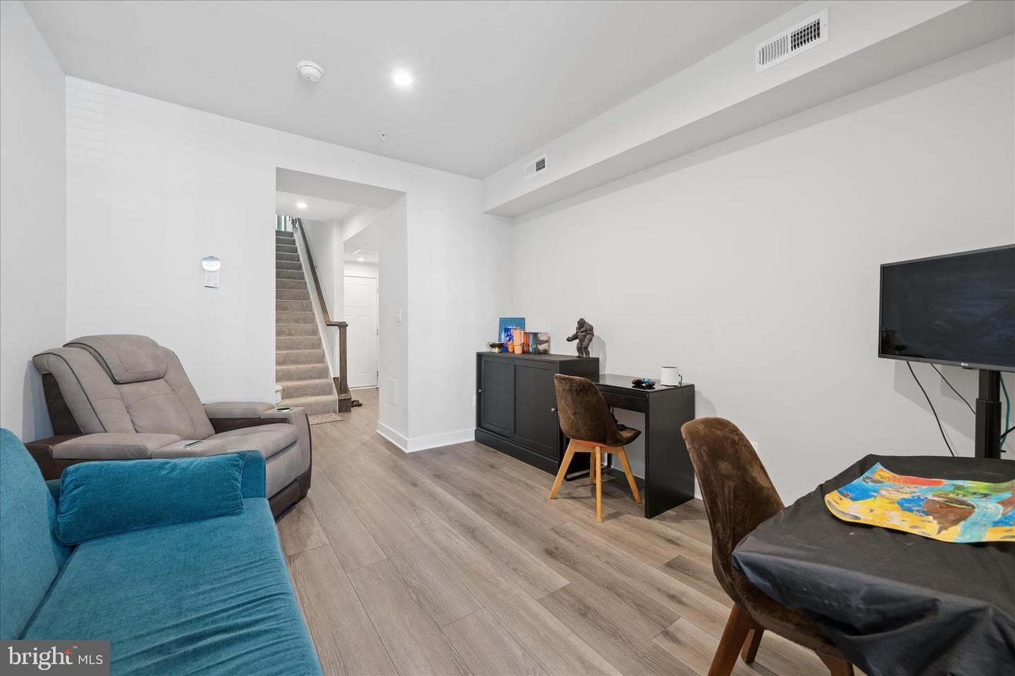 42587 Pitlochry Terrace photo 6