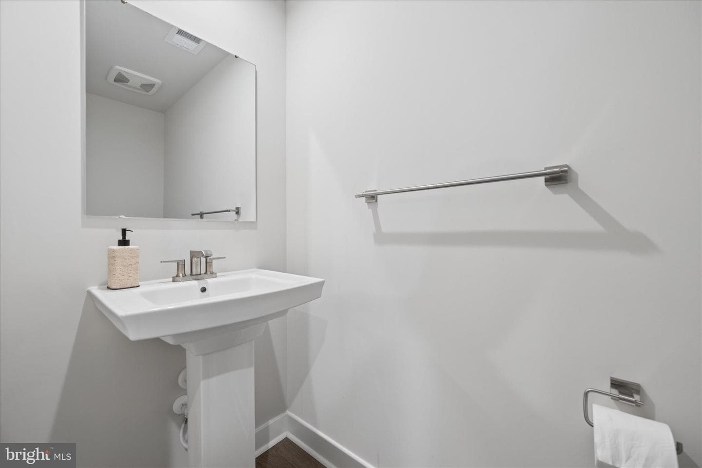42587 Pitlochry Terrace photo 9
