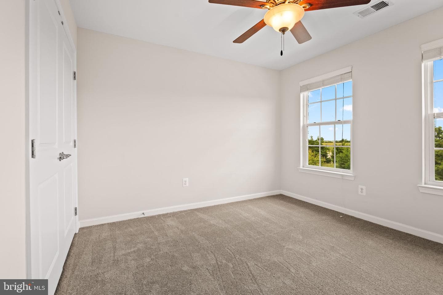 25741 Clairmont Manor Square photo 27