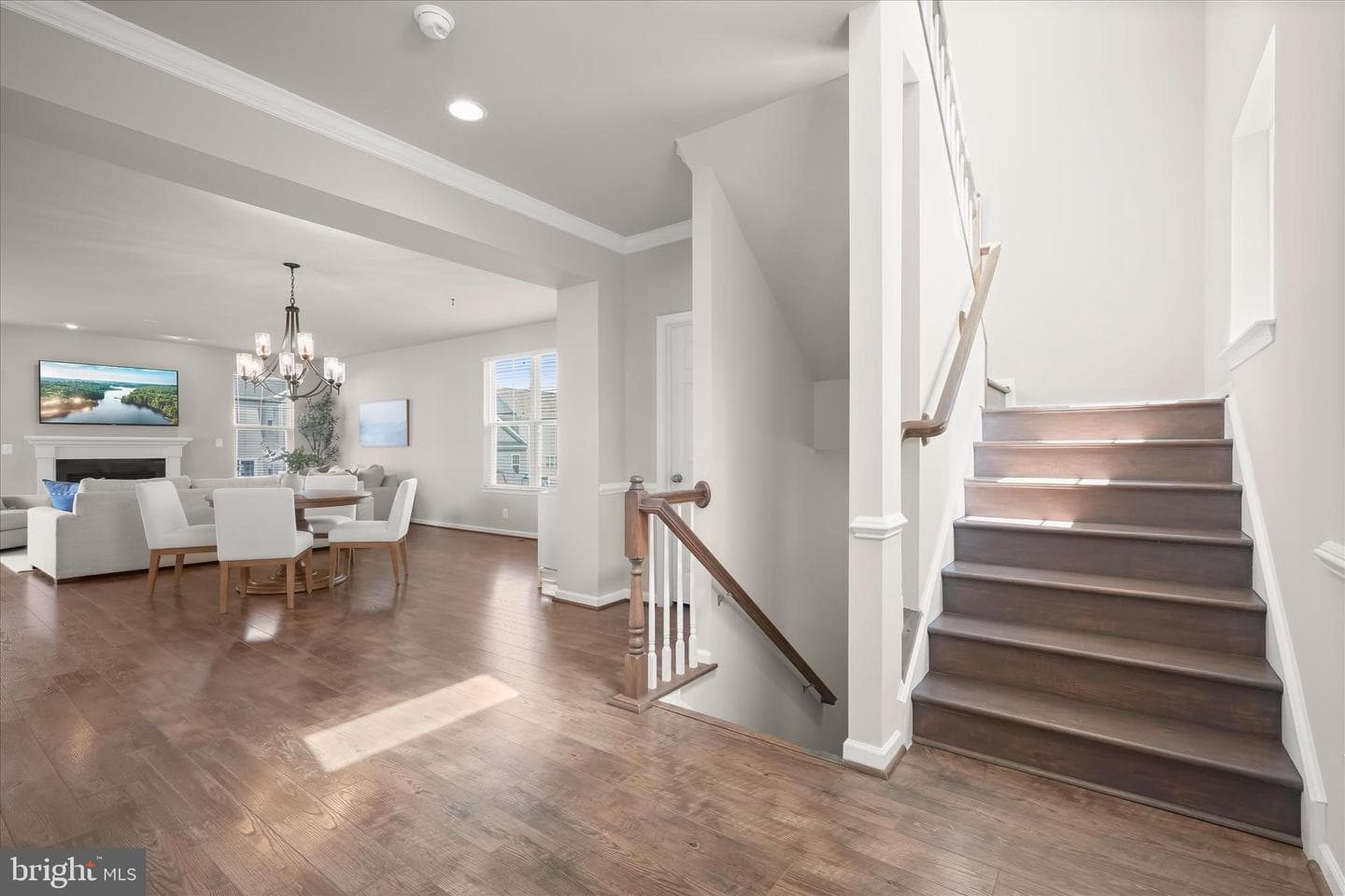 812 Pencoast Drive photo 4