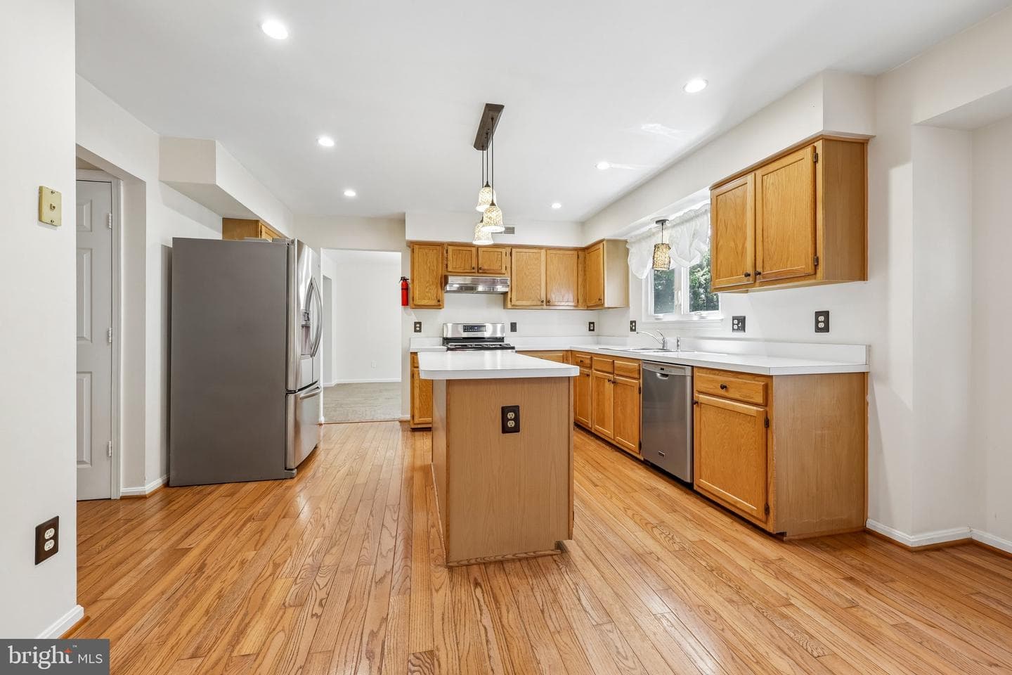 311 Ashton Drive SW photo 12