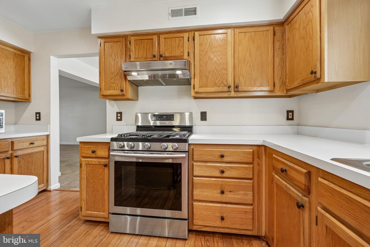311 Ashton Drive SW photo 13