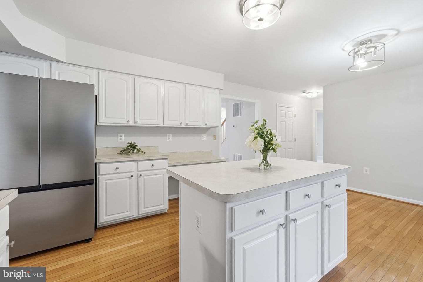 510 W L Street photo 20