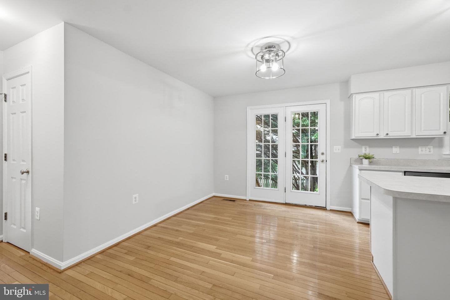 510 W L Street photo 23