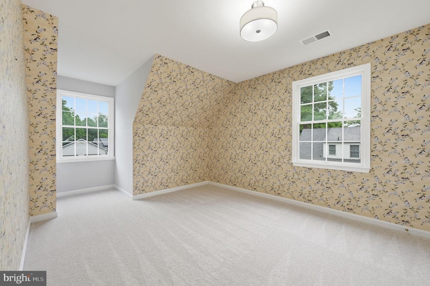 510 W L Street photo 37