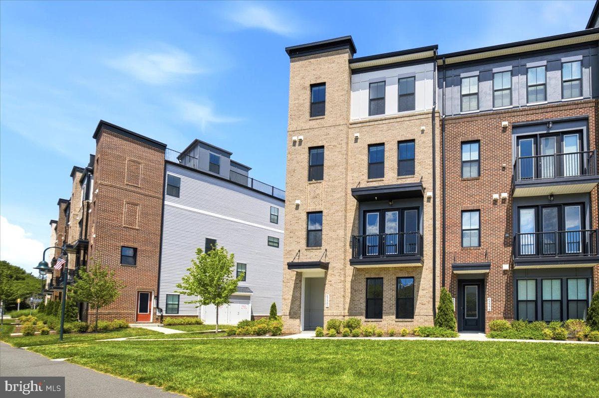 43382 Farringdon Square, Broadlands