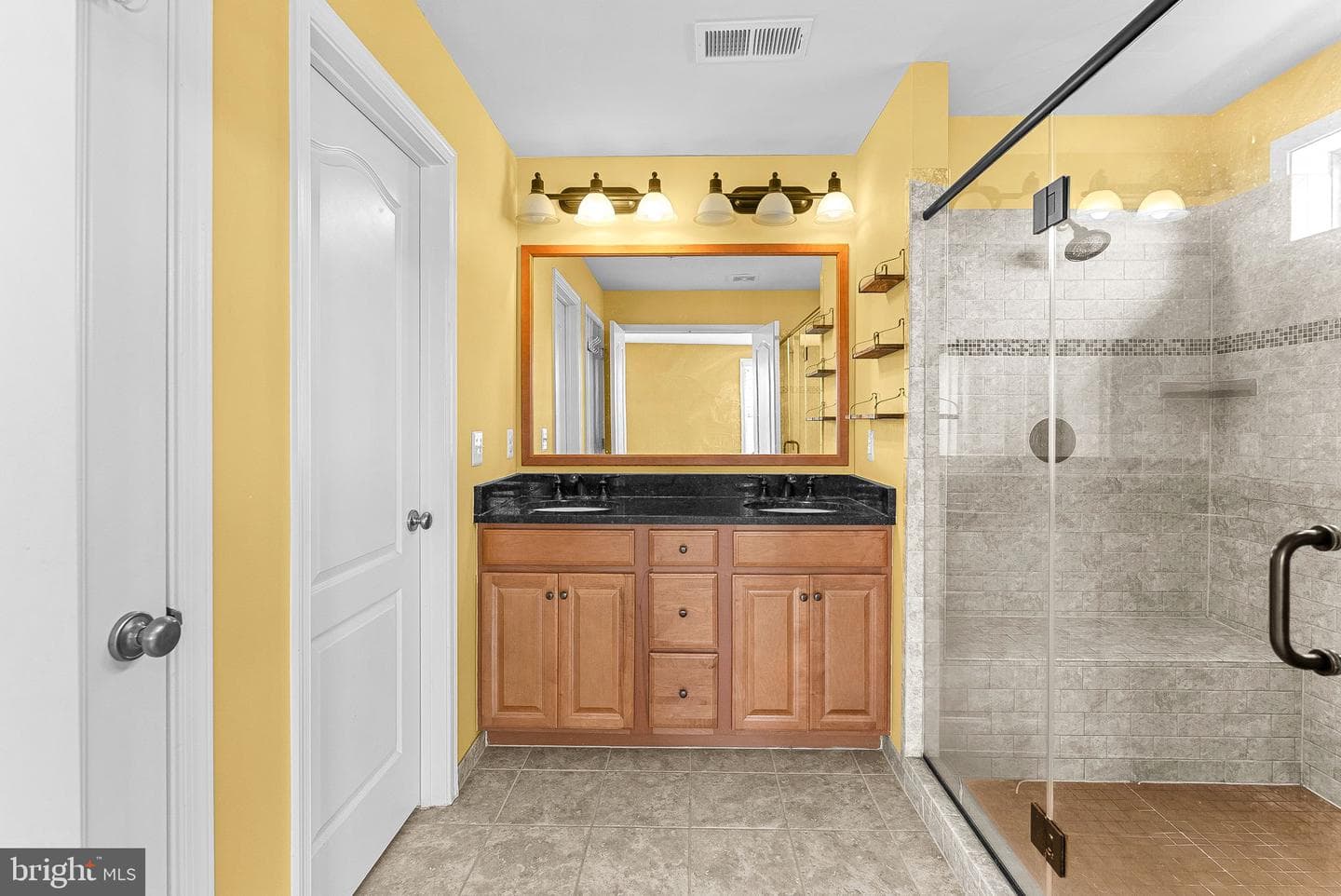 43117 Shore Square photo 11