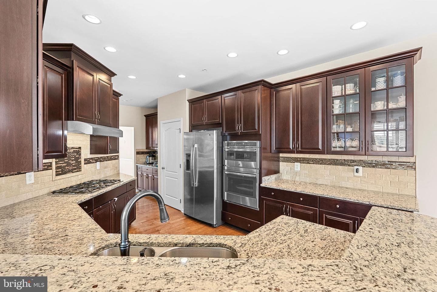43117 Shore Square photo 4