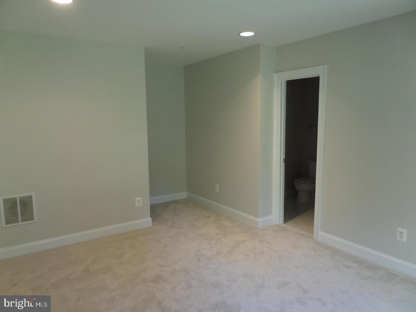 1136 Keokuk Terrace NE photo 16