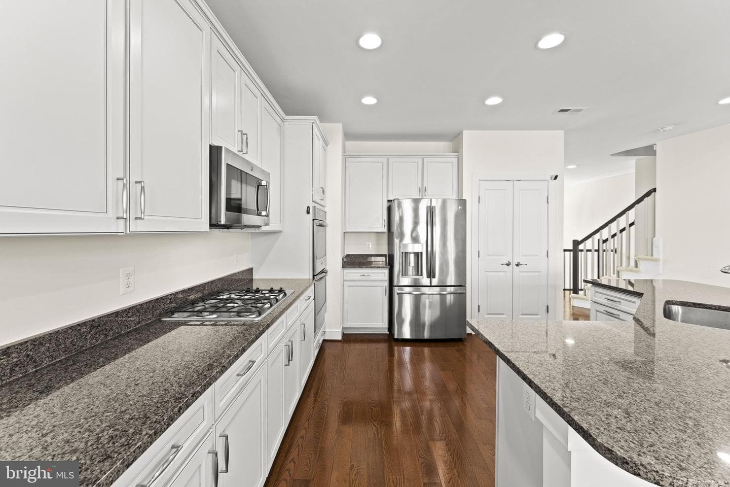 46679 Joubert Terrace photo 18