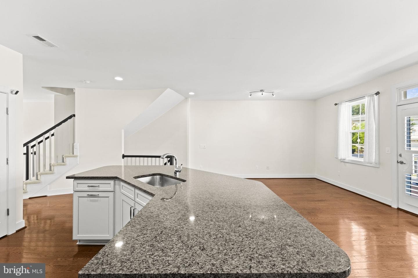 46679 Joubert Terrace photo 22