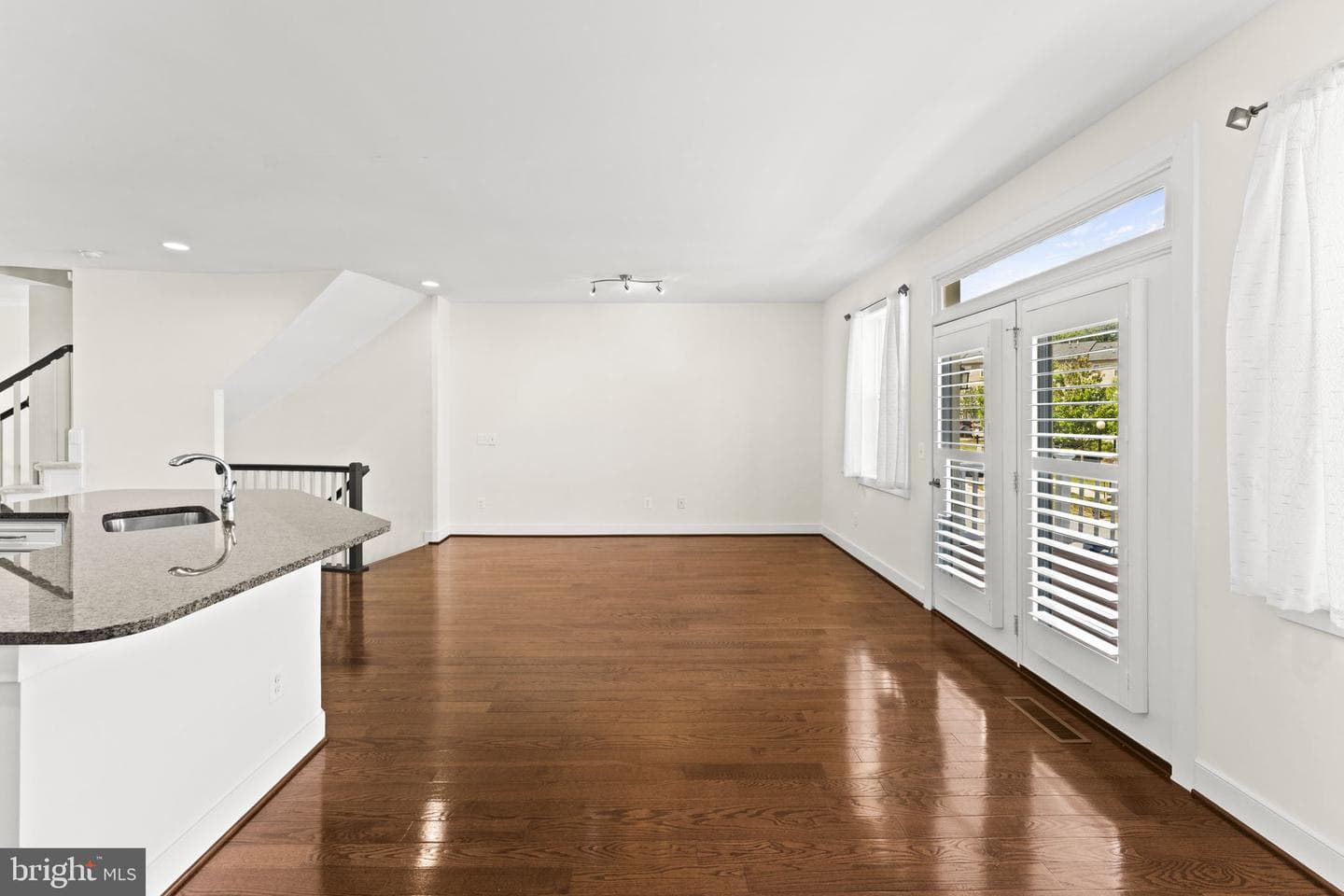 46679 Joubert Terrace photo 25