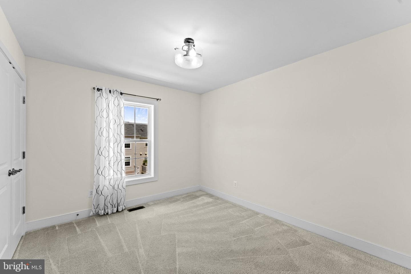 46679 Joubert Terrace photo 34