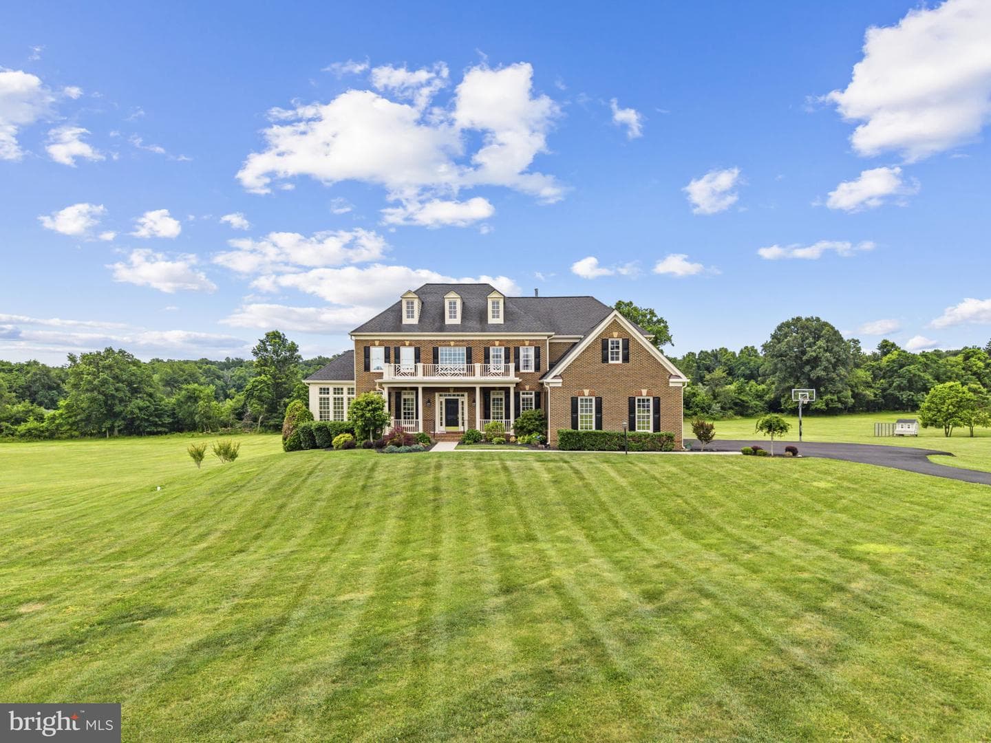 35443 Glencoe Court, Round Hill