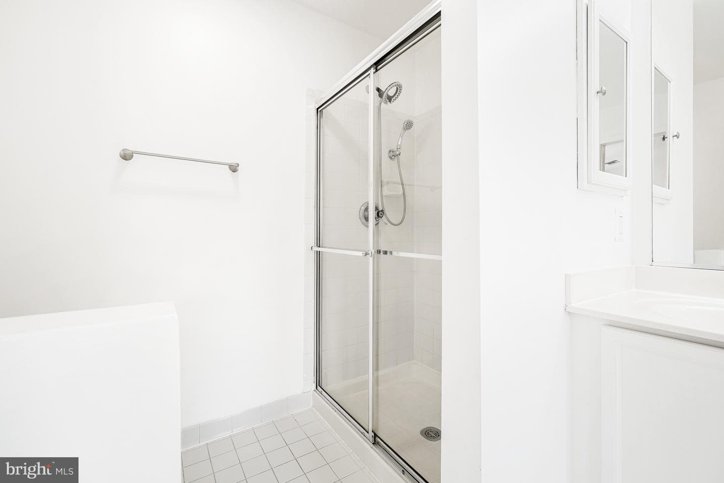 47694 Whirlpool Square photo 16