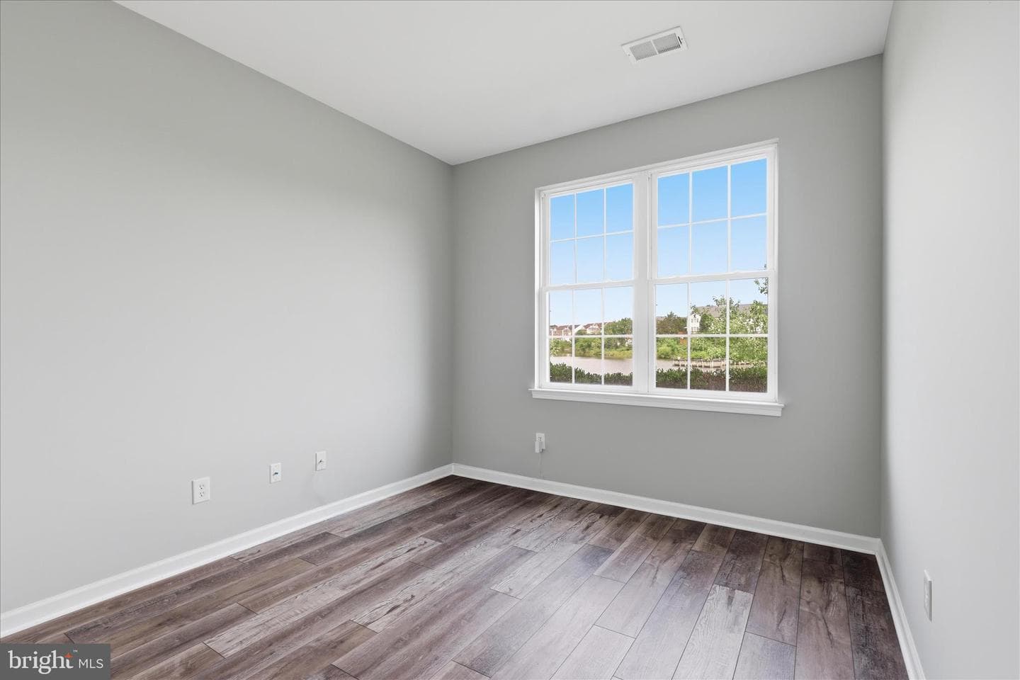25327 Eldridge Terrace photo 9
