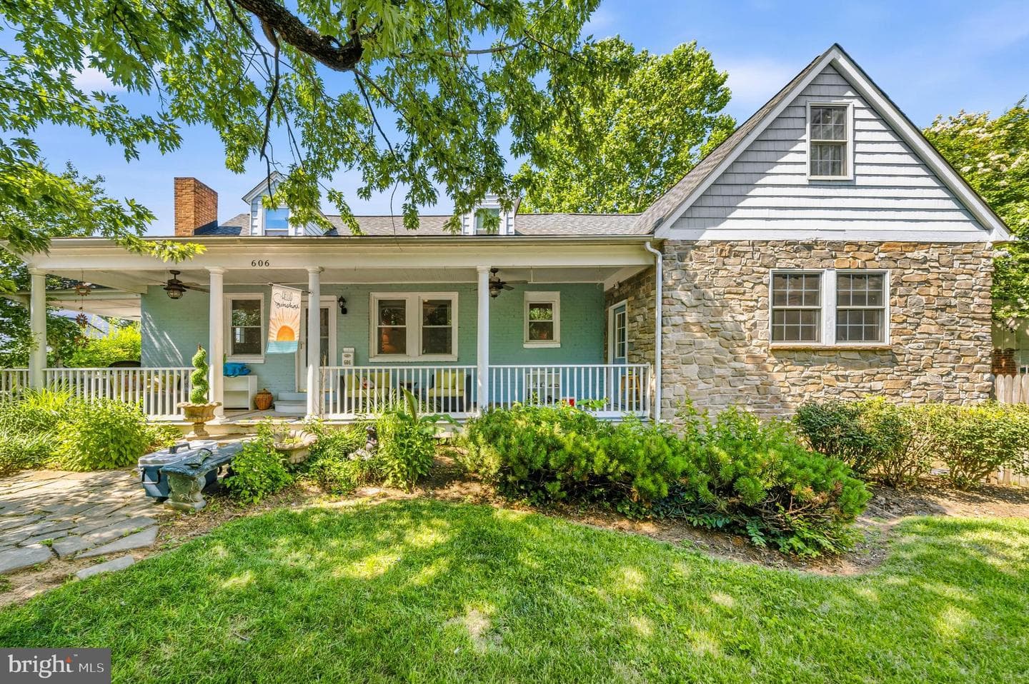 606 Edwards Ferry Rd NE, Leesburg