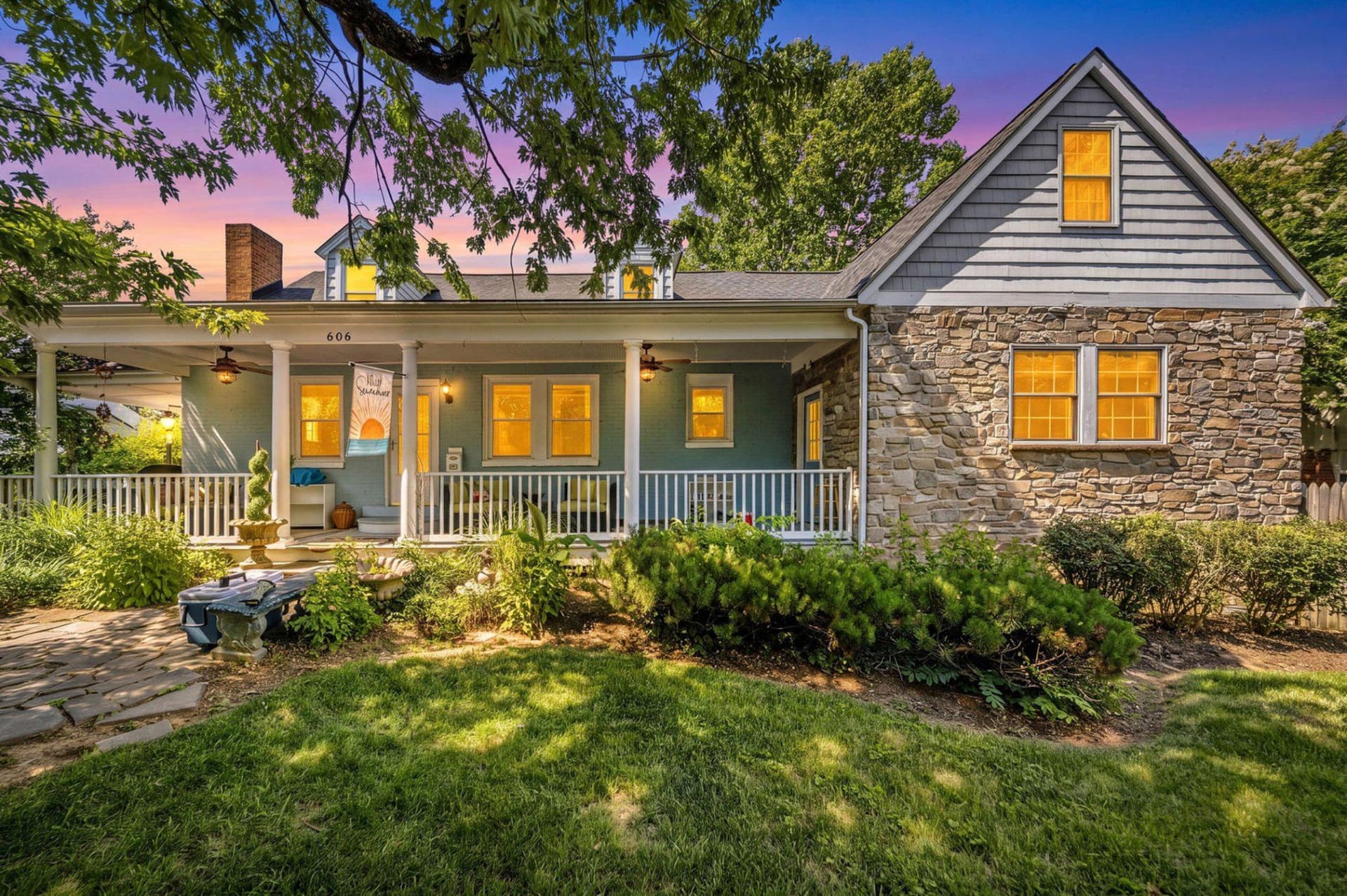 606 Edwards Ferry Rd NE, Leesburg