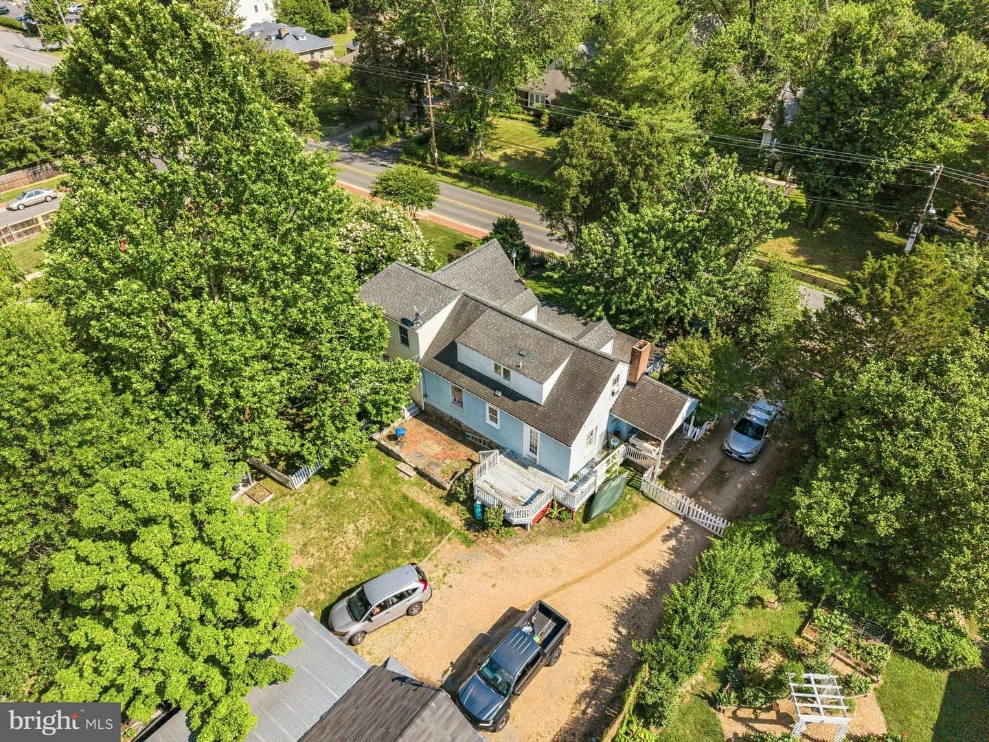 606 Edwards Ferry Road NE photo 32