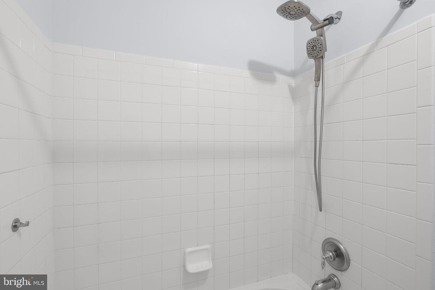 41794 Expectation Square photo 33