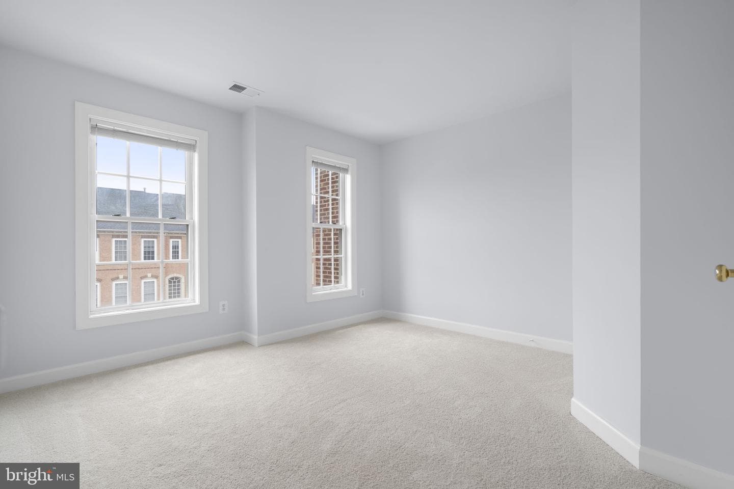 41794 Expectation Square photo 34