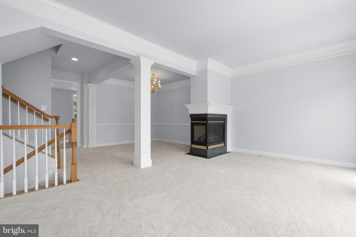 41794 Expectation Square photo 8