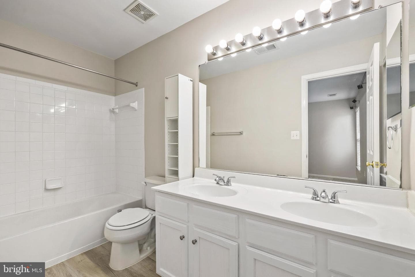 453 Pearlbush Square NE photo 13