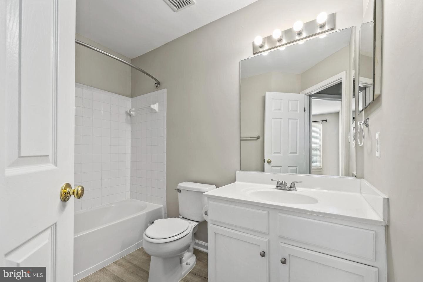 453 Pearlbush Square NE photo 19