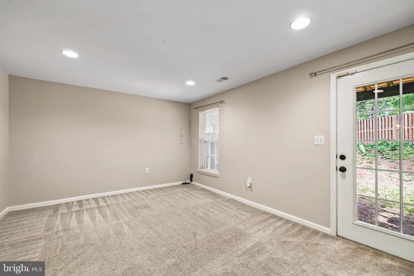 453 Pearlbush Square NE photo 22
