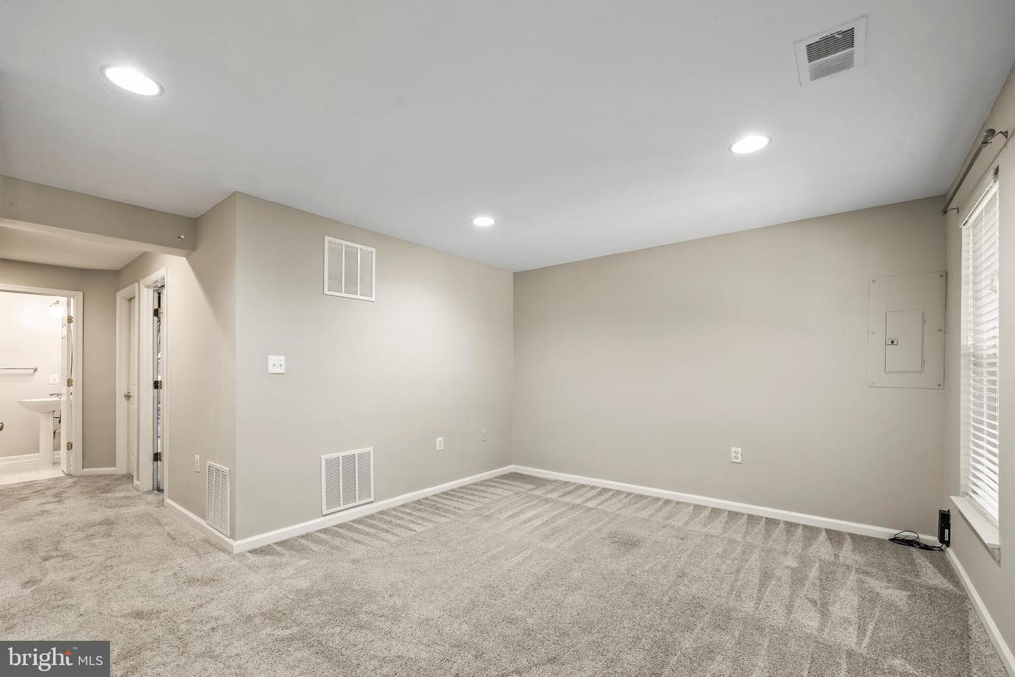453 Pearlbush Square NE photo 23