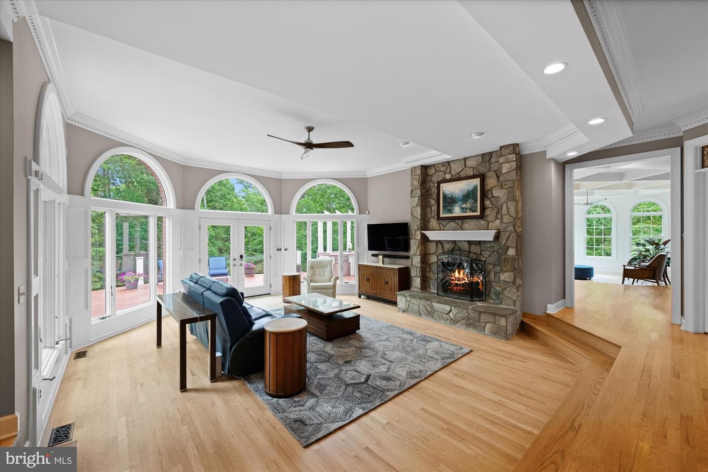 21750 Laurel Wood photo 31